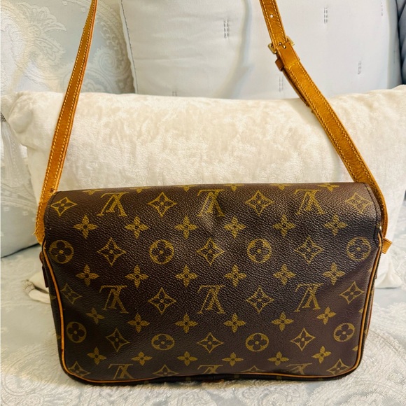 Louis Vuitton St. Germaine Monogram Crossbody Bag - Picture 8 of 12